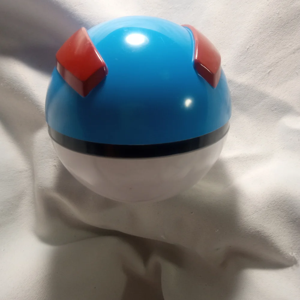 Pokemon Great Ball Tin & 4 Trainer Cards Bundle